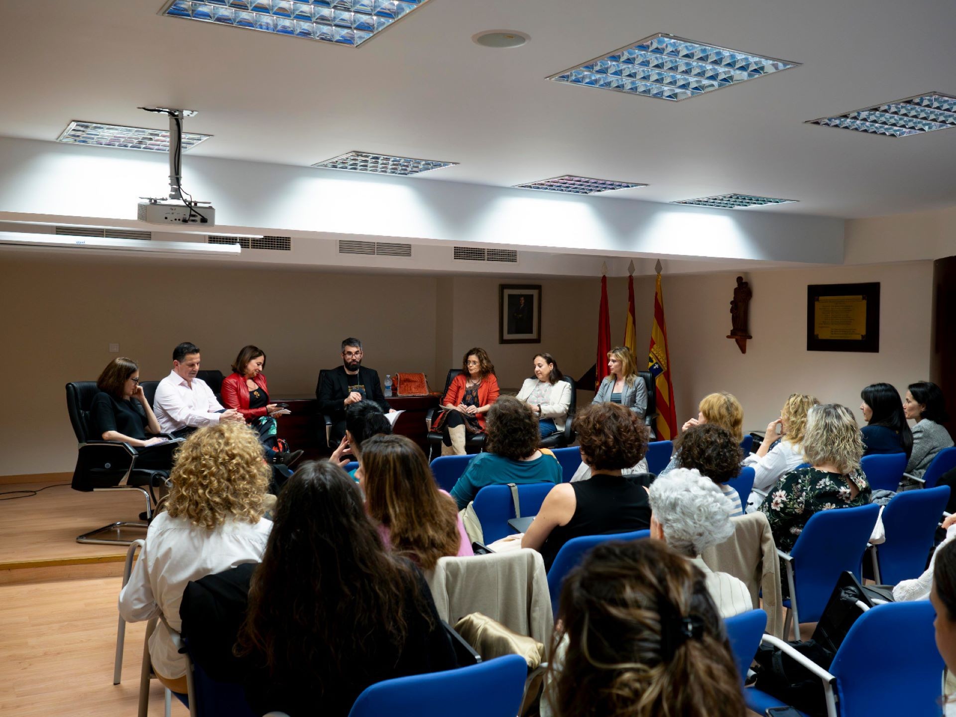 Las enfermeras protagonizan la primera sesión de los Encuentros de Comunicación y Salud de ANIS Aragón